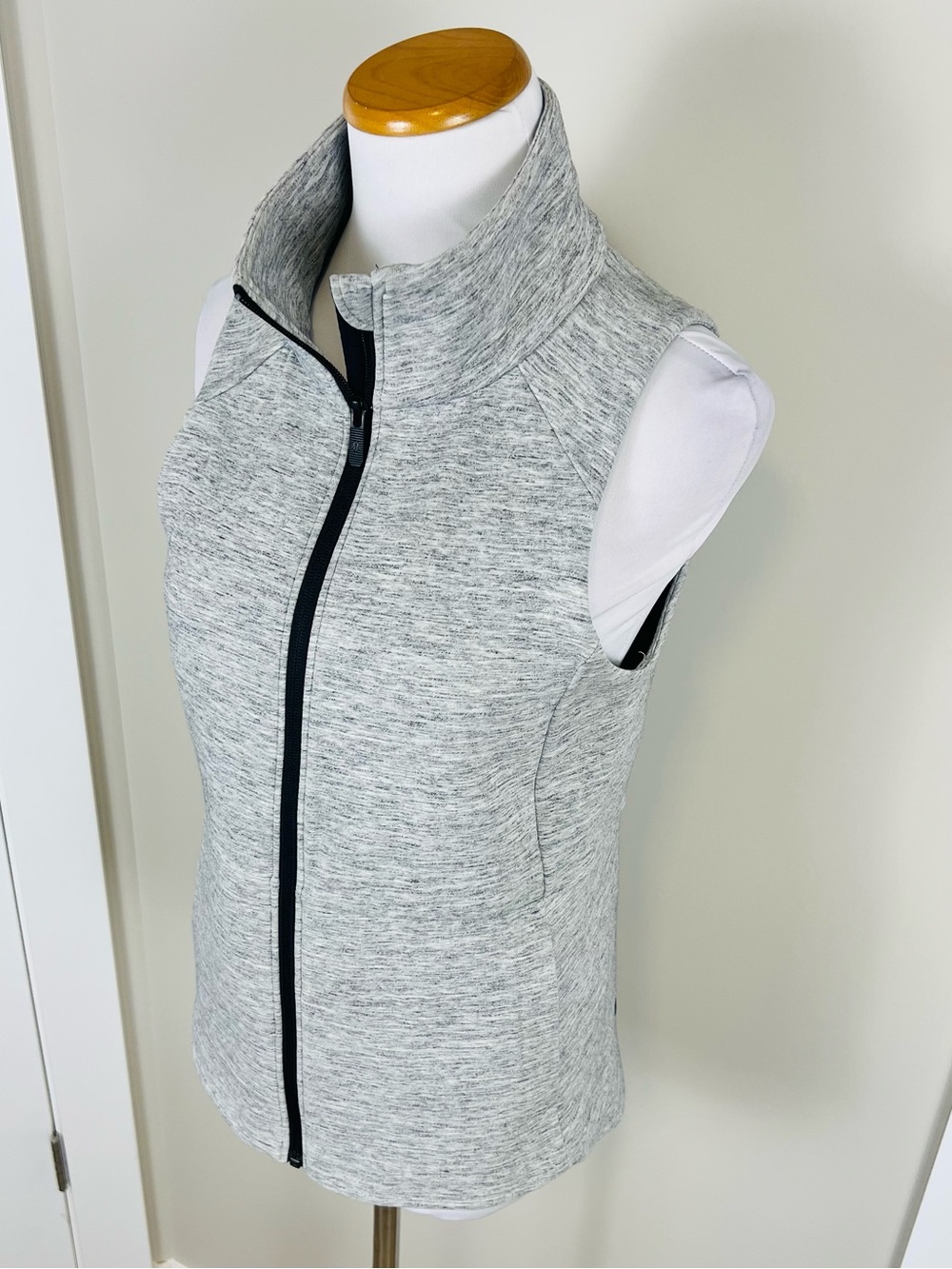 lululemon athletica Light Heather Gray Sleeveless Zip Vest